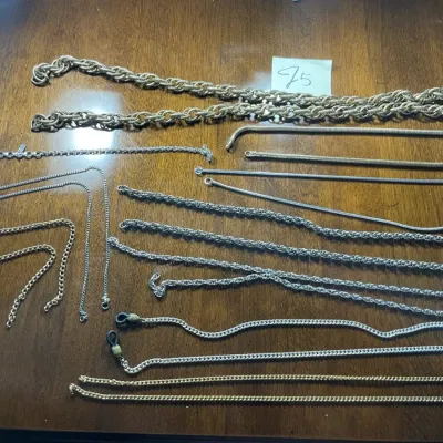 Lot of broken chain necklaces