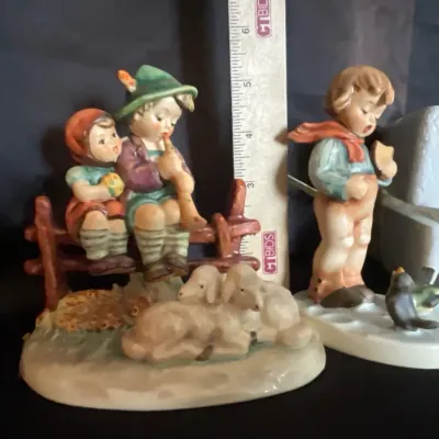 Two hummel figurines