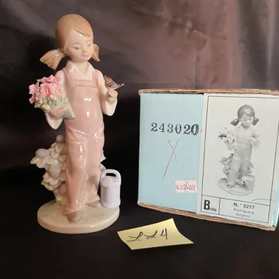 Lladro figurine primavera spring with box