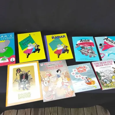 Small lot of vintage children s books