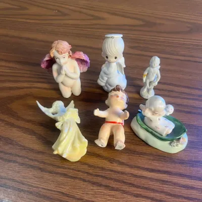 K set of six vintage angel figurines in ceramic and porcelain