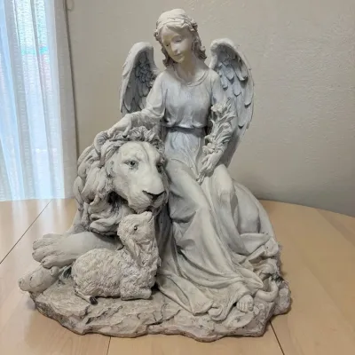 Hd guardian angel statue with lion and lamb figurines