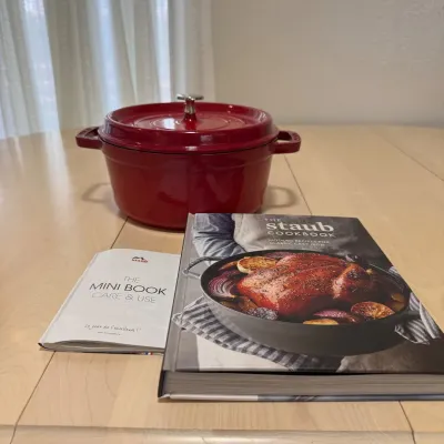 hk Staub Red Cast Iron Dutch Oven with Cookbook and Care Manual, Size 24cm .jpg