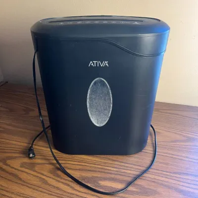 E ativa paper shredder model 9cc0083 with medium capacity waste bin