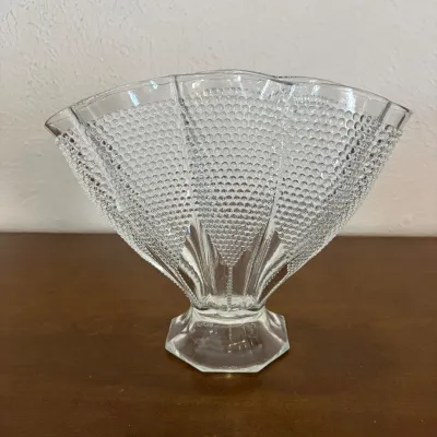 Hd l e smith clear glass thousand eyes hobnail fan vase