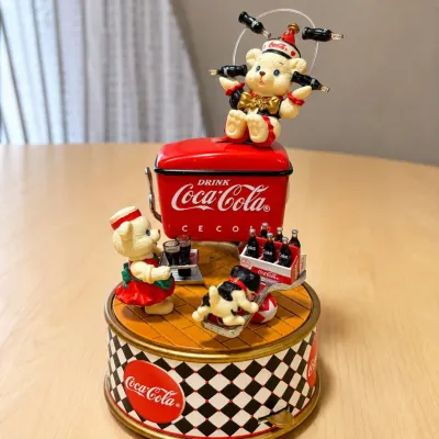 C22 coca cola serving up fun mini action musical box