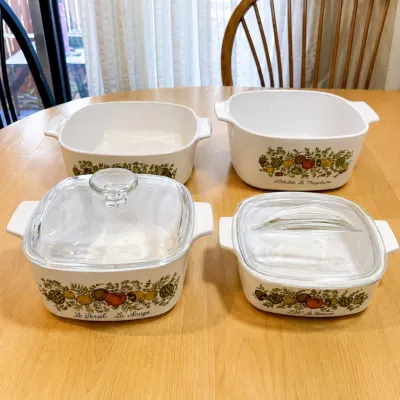 hk Corning 4-Piece Casserole Dish Set with Various Sizes and Floral Design.jpg