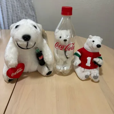 c26 Set of 3 Coca-Cola Plush and Beanie Polar Bears with Vintage Coca-Cola Bottle .jpg