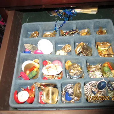 Sale Photo Thumbnail #34
