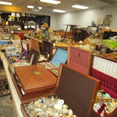 Sale Photo Thumbnail #105