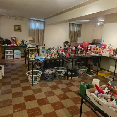 Estate sale photo