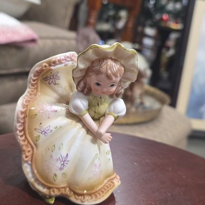 Lefton KW3080 Bloomer Girl Figurine