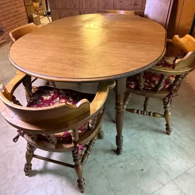 Wood Dining Room Table & Chairs - 27x22x30”