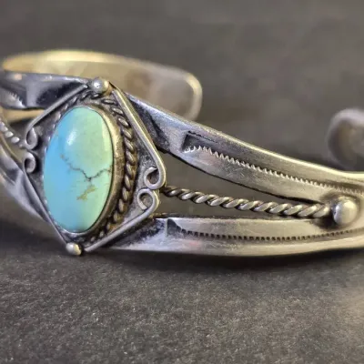 Vintage Sterling Silver Southwestern Turquoise Cabochon Bracelet with Rope Twist & Stamped Accents