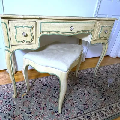 Huntley by Thomasville French Provincial Style Vanity With Mirror 44x19x30” & Bench 26x17x18”