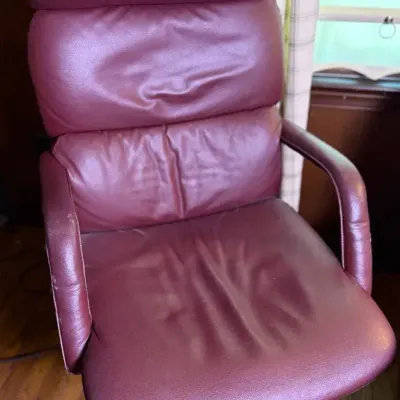 Swivel Office Chair - 25x26x45"