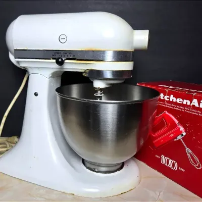 Kitchen Aid Standing And Hand Mixers