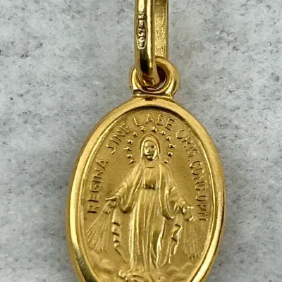 18k Gold Oval Miraculous Medal
