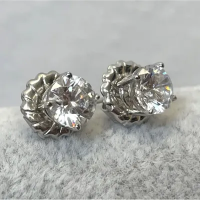 14k White Gold Diamond Stud Earrings 