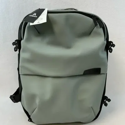 NWT Airback Original / MAX Overhead Carry-On Vacuum Backpack