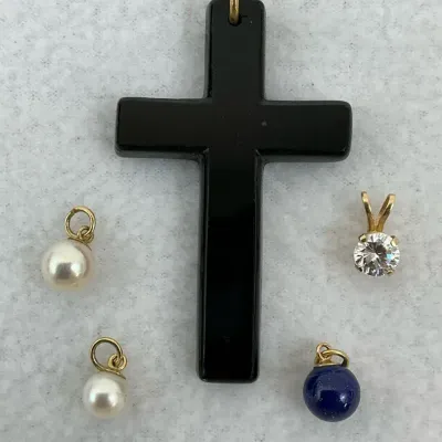 14k Gold Pendants & Charms