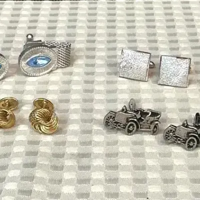 Cufflinks & 1 Tie Bar