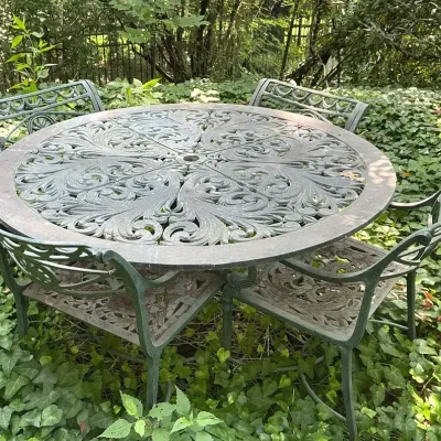 Round, Heavy Patio Table, Chairs With built In Umbrella Stand