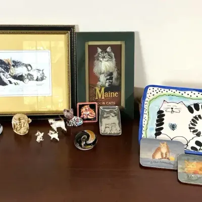 Cat Art And Decor Lot