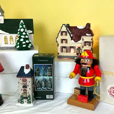 Department 56 And Other Lighted Christmas Decor 
