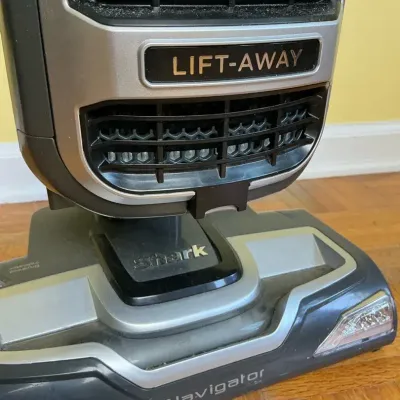 Shark Lift-Away Navigator Vacuum - Tested