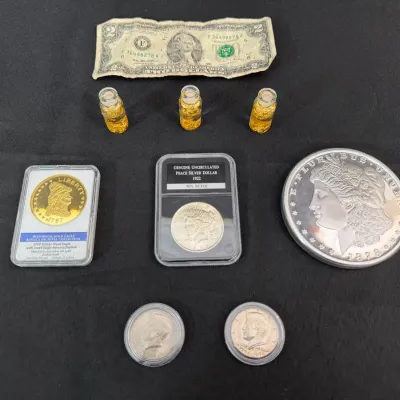 Silver Peace Dollar 1922, Gold Eagle Replica, Gold Flakes, Kennedy Halves