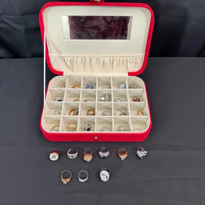 Costume Jewelry Ring Collection | 33 Statement Rings With Colorful Rhinestones