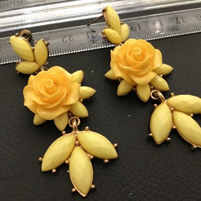 Beautiful Yellow Rose Earrings