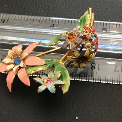 Beautiful Vintage Rhinestone Enamel Brooch