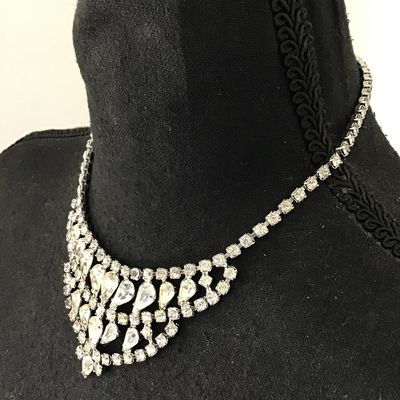 Gorgeous, vintage, Silver tone, crystal rhinestone statement, necklace art deco very nice quality