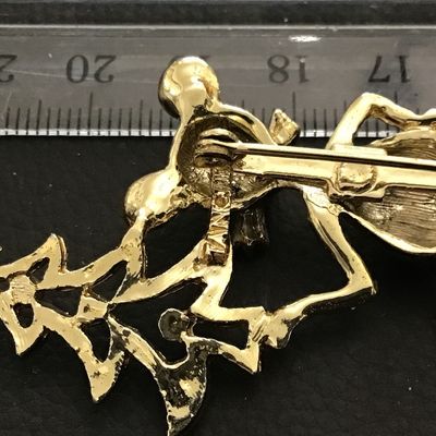 Signed Vintage Mouse Christmas Brooch