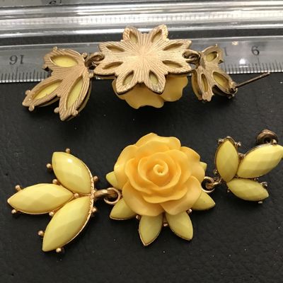 Beautiful Yellow Rose Earrings