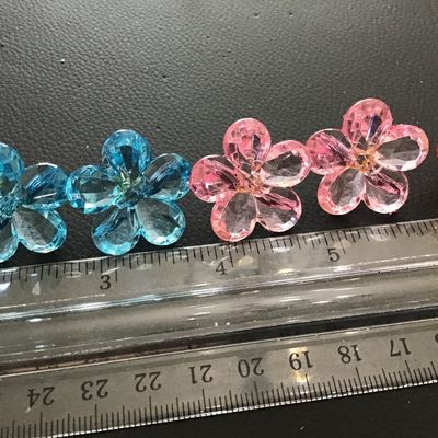 Super Cute Faux Glass Daisy Earrings