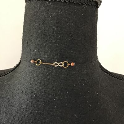 Beautiful, green, vibrant stone wire necklace