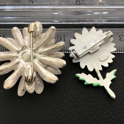 Daisy pin lot