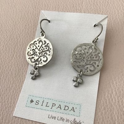Beautiful new on card Silpada sterling silver cut above filagree drop earrings