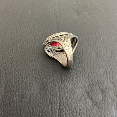 Beautiful Silver Tone Fashion Ring With red glass rhinestone