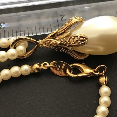Avon Signed Vintage Faux Pearl Necklace. Excellent