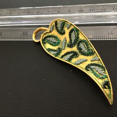 Karu Signed Beautiful Paisley Style Brooch