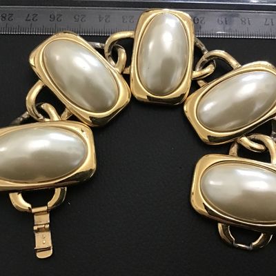 Crown Trifari Gold Tone Classic Wonderful Condition Rare
