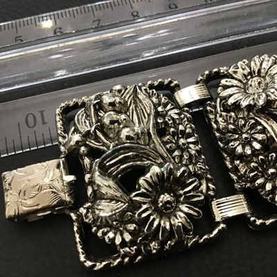 Sarah Coventry Vintage Panel Bracelet. Great Condition