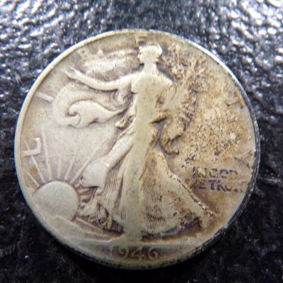 1946 WALKING LIBERTY SILVER HALF DOLLAR