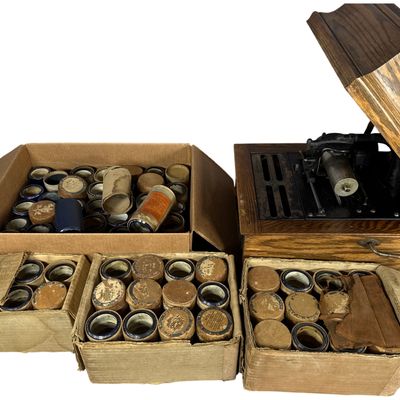 Edison Amberola Cylinder Phonograph and Collection of Edison Blue Amberol Records