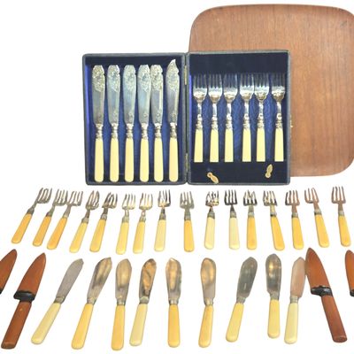 A Collection of Silver Plated and Stainless Flatware Including Cased Fish Service and Suncraft Cutlery