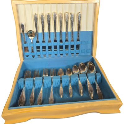 Wm. Rogers Mfg. Co. Silver-Plated Flatware Service in Fitted Chest